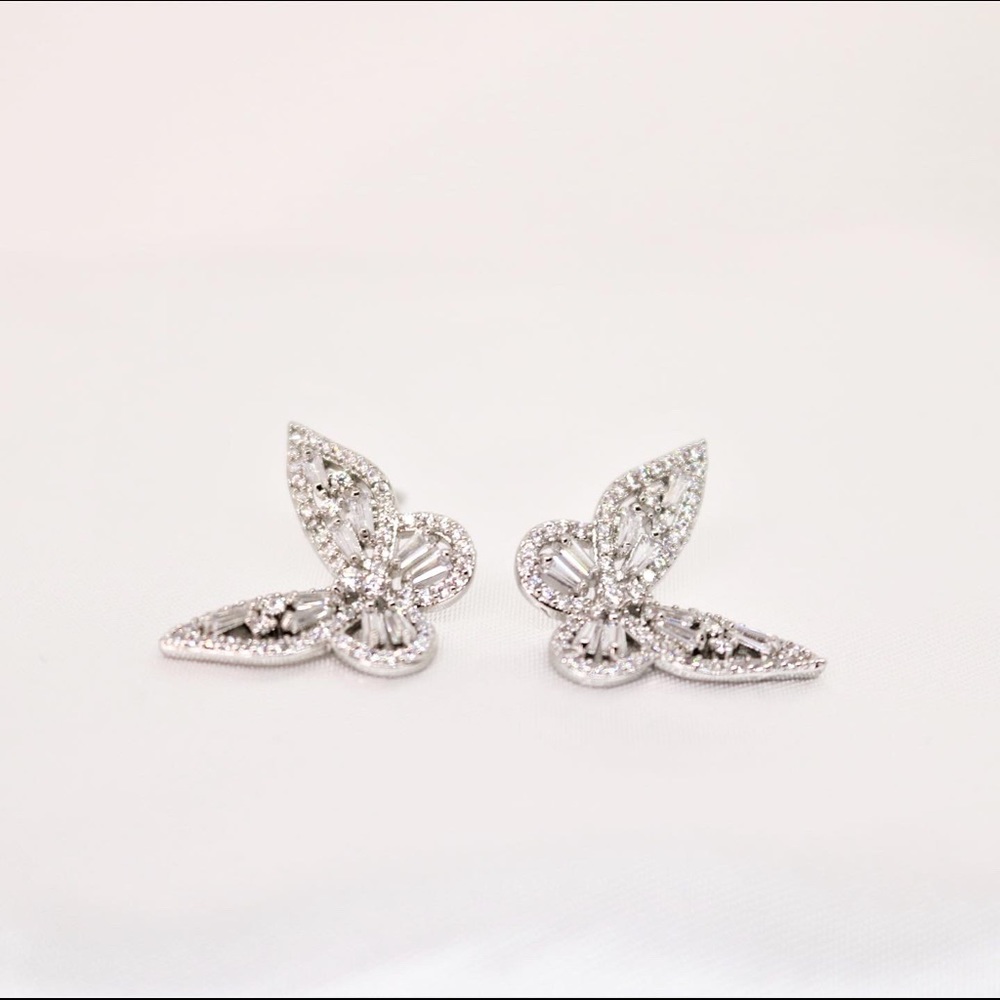 Butterfly rhinestone earrings brand new! 🦋